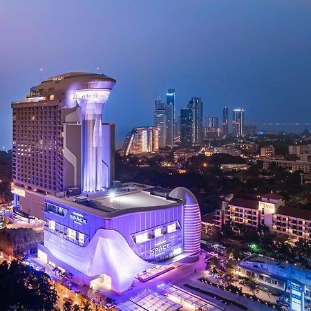 Grande Centre Point Space Pattaya Εξωτερικό φωτογραφία The Royal Paragon Hotel