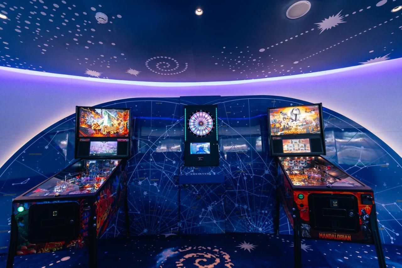 Grande Centre Point Space Pattaya Εξωτερικό φωτογραφία The Star Wars arcade game