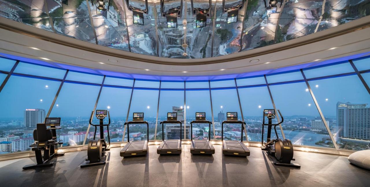 Grande Centre Point Space Pattaya Εξωτερικό φωτογραφία The gym at the 88th floor